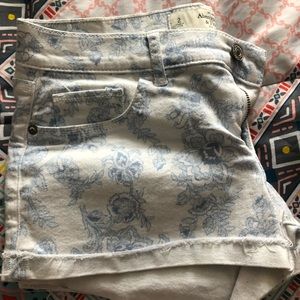 Abercrombie floral patterned shorts
